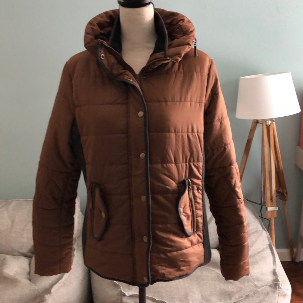 Women’s stylish, like new,  insulated jacket.